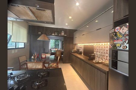 Apartamento à venda com 220m², 4 quartos e 3 vagas Apartamento à venda com 220m², 4 quartos e 3 vagasFoto 13