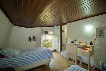 Casa à venda com 485m², 3 quartos e 6 vagas Casa à venda com 485m², 3 quartos e 6 vagasSuíte 3