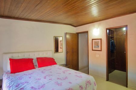 Casa à venda com 485m², 3 quartos e 6 vagas Casa à venda com 485m², 3 quartos e 6 vagasSuíte 2