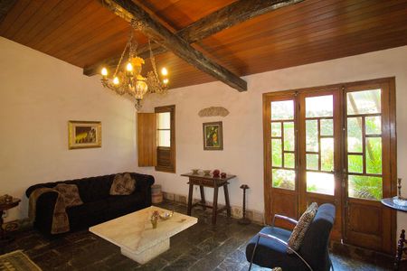 Casa à venda com 485m², 3 quartos e 6 vagas Casa à venda com 485m², 3 quartos e 6 vagasSala 2