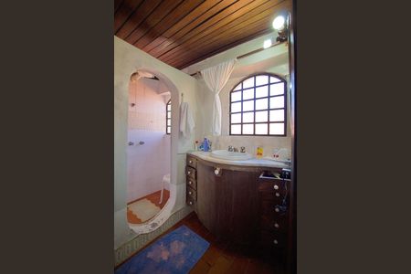 Casa à venda com 485m², 3 quartos e 6 vagas Casa à venda com 485m², 3 quartos e 6 vagasBanheiro da Suíte 1