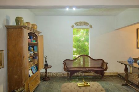 Casa à venda com 485m², 3 quartos e 6 vagas Casa à venda com 485m², 3 quartos e 6 vagasSala 1