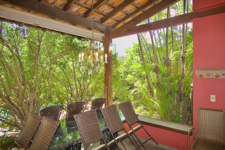 Casa à venda com 485m², 3 quartos e 6 vagas Casa à venda com 485m², 3 quartos e 6 vagasÁrea Gourmet