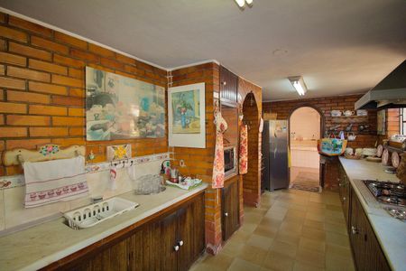 Casa à venda com 485m², 3 quartos e 6 vagas Casa à venda com 485m², 3 quartos e 6 vagasCozinha