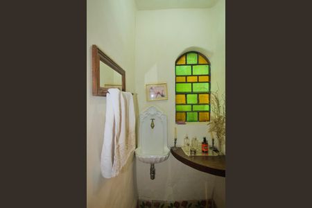 Casa à venda com 485m², 3 quartos e 6 vagas Casa à venda com 485m², 3 quartos e 6 vagasBanheiro Social