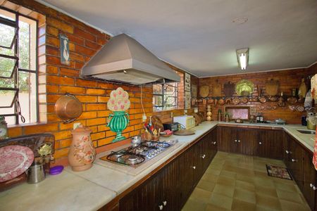 Casa à venda com 485m², 3 quartos e 6 vagas Casa à venda com 485m², 3 quartos e 6 vagasCozinha