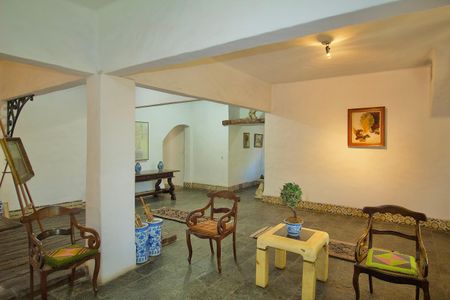 Casa à venda com 485m², 3 quartos e 6 vagas Casa à venda com 485m², 3 quartos e 6 vagasSala 1