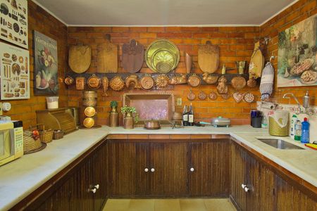 Casa à venda com 485m², 3 quartos e 6 vagas Casa à venda com 485m², 3 quartos e 6 vagasCozinha