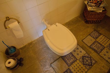 Casa à venda com 485m², 3 quartos e 6 vagas Casa à venda com 485m², 3 quartos e 6 vagasBanheiro de Serviço