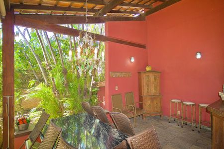 Casa à venda com 485m², 3 quartos e 6 vagas Casa à venda com 485m², 3 quartos e 6 vagasÁrea Gourmet