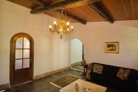 Casa à venda com 485m², 3 quartos e 6 vagas Casa à venda com 485m², 3 quartos e 6 vagasSala 2