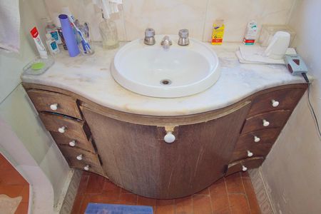 Casa à venda com 485m², 3 quartos e 6 vagas Casa à venda com 485m², 3 quartos e 6 vagasBanheiro da Suíte 1