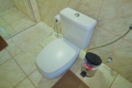 Casa à venda com 485m², 3 quartos e 6 vagas Casa à venda com 485m², 3 quartos e 6 vagasBanheiro da Suíte 2