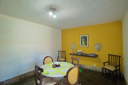 Casa à venda com 485m², 3 quartos e 6 vagas Casa à venda com 485m², 3 quartos e 6 vagasSala de Jantar