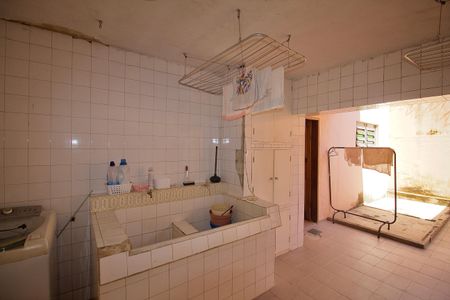 Casa à venda com 485m², 3 quartos e 6 vagas Casa à venda com 485m², 3 quartos e 6 vagasÁrea de Serviço