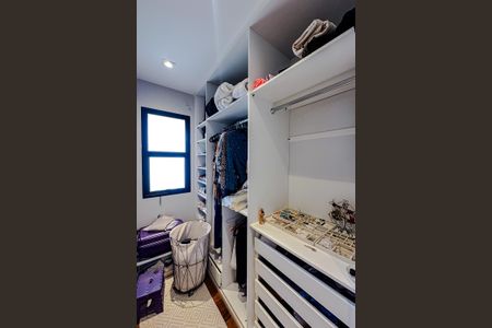 Apartamento para alugar com 240m², 3 quartos e 4 vagas Apartamento para alugar com 240m², 3 quartos e 4 vagasCloset da Suíte 1