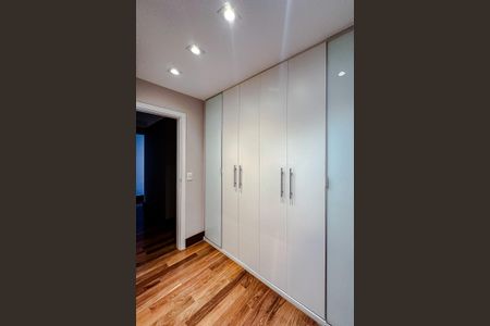 Apartamento para alugar com 240m², 3 quartos e 4 vagas Apartamento para alugar com 240m², 3 quartos e 4 vagasSuíte 2