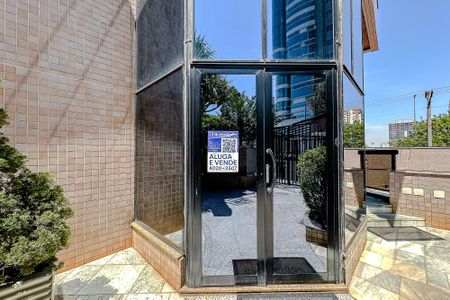 Apartamento para alugar com 240m², 3 quartos e 4 vagas Apartamento para alugar com 240m², 3 quartos e 4 vagasÁrea comum