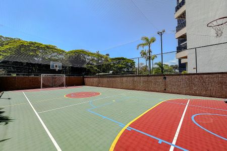 Apartamento para alugar com 240m², 3 quartos e 4 vagas Apartamento para alugar com 240m², 3 quartos e 4 vagasÁrea comum - Quadra Esportiva
