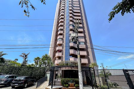 Apartamento para alugar com 240m², 3 quartos e 4 vagas Apartamento para alugar com 240m², 3 quartos e 4 vagasFachada