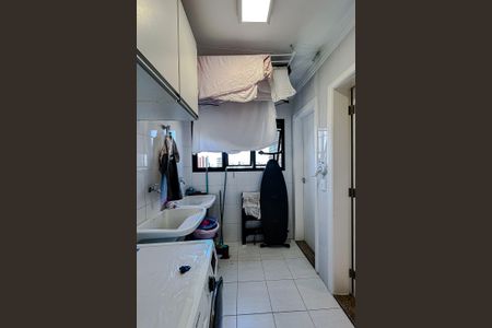 Apartamento para alugar com 240m², 3 quartos e 4 vagas Apartamento para alugar com 240m², 3 quartos e 4 vagasÁrea de Serviço