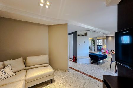 Apartamento para alugar com 240m², 3 quartos e 4 vagas Apartamento para alugar com 240m², 3 quartos e 4 vagasSala