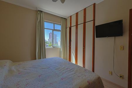 Apartamento à venda com 210m², 4 quartos e 2 vagas Apartamento à venda com 210m², 4 quartos e 2 vagasSuíte