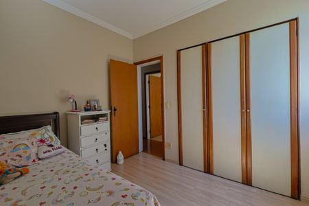 Apartamento à venda com 210m², 4 quartos e 2 vagas Apartamento à venda com 210m², 4 quartos e 2 vagasQuarto 2