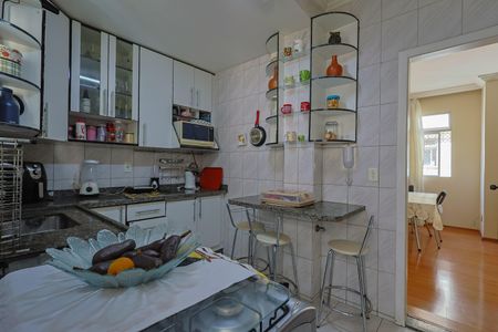 Apartamento à venda com 210m², 4 quartos e 2 vagas Apartamento à venda com 210m², 4 quartos e 2 vagasCozinha
