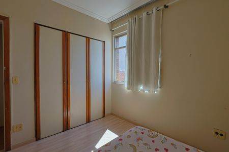 Apartamento à venda com 210m², 4 quartos e 2 vagas Apartamento à venda com 210m², 4 quartos e 2 vagasQuarto 2