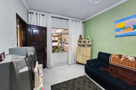 Casa à venda com 109m², 2 quartos e 2 vagasSala
