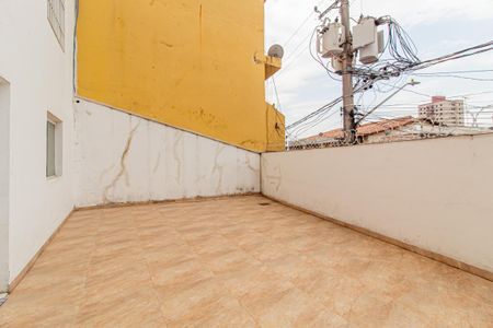 Casa à venda com 312m², 4 quartos e 8 vagas Casa à venda com 312m², 4 quartos e 8 vagasQuintal