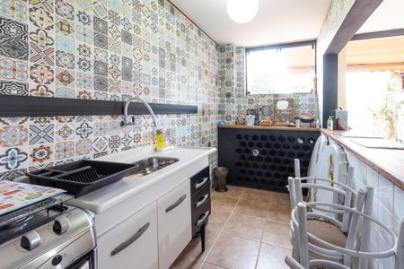 Casa à venda com 258m², 4 quartos e 6 vagas Casa à venda com 258m², 4 quartos e 6 vagasÁrea comum