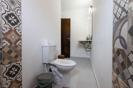 Casa à venda com 258m², 4 quartos e 6 vagas Casa à venda com 258m², 4 quartos e 6 vagasBanheiro da Suíte 1