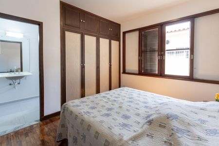 Casa à venda com 258m², 4 quartos e 6 vagas Casa à venda com 258m², 4 quartos e 6 vagasSuíte 1