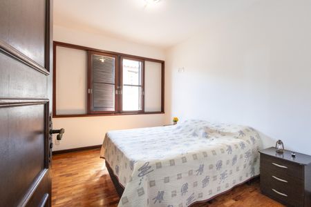 Casa à venda com 258m², 4 quartos e 6 vagas Casa à venda com 258m², 4 quartos e 6 vagasSuíte 1
