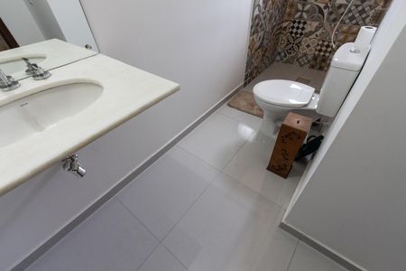Casa à venda com 258m², 4 quartos e 6 vagas Casa à venda com 258m², 4 quartos e 6 vagasBanheiro da Suíte 1