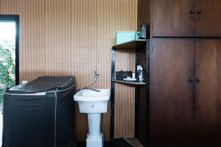 Casa à venda com 258m², 4 quartos e 6 vagas Casa à venda com 258m², 4 quartos e 6 vagasÁrea de Serviço