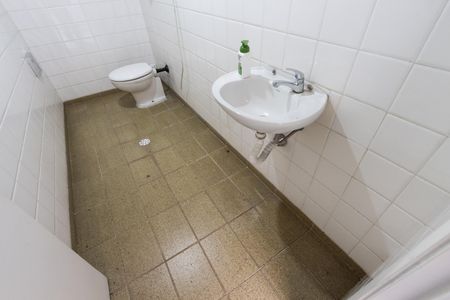 Casa à venda com 258m², 4 quartos e 6 vagas Casa à venda com 258m², 4 quartos e 6 vagasBanheiro de Serviço