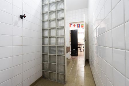 Casa à venda com 258m², 4 quartos e 6 vagas Casa à venda com 258m², 4 quartos e 6 vagasBanheiro 2