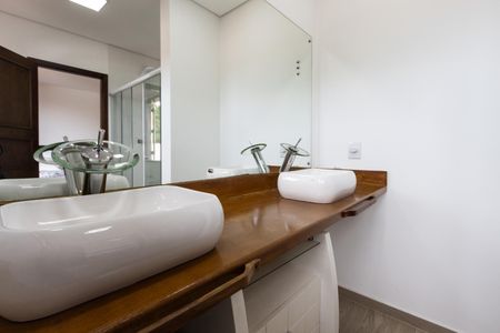 Casa à venda com 258m², 4 quartos e 6 vagas Casa à venda com 258m², 4 quartos e 6 vagasBanheiro da Suíte 3