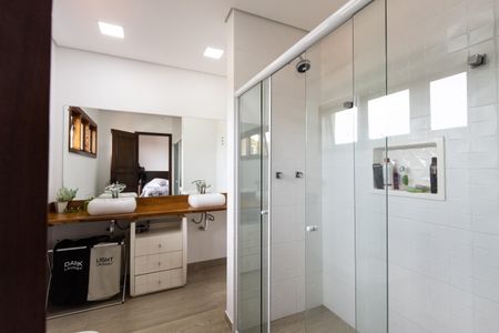 Casa à venda com 258m², 4 quartos e 6 vagas Casa à venda com 258m², 4 quartos e 6 vagasBanheiro da Suíte 3