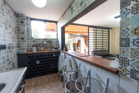 Casa à venda com 258m², 4 quartos e 6 vagas Casa à venda com 258m², 4 quartos e 6 vagasÁrea comum