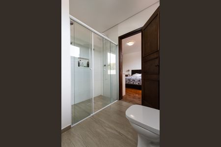 Casa à venda com 258m², 4 quartos e 6 vagas Casa à venda com 258m², 4 quartos e 6 vagasBanheiro da Suíte 3