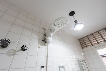 Casa à venda com 258m², 4 quartos e 6 vagas Casa à venda com 258m², 4 quartos e 6 vagasBanheiro de Serviço