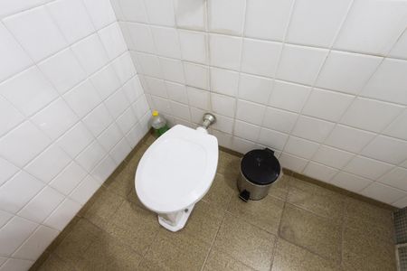 Casa à venda com 258m², 4 quartos e 6 vagas Casa à venda com 258m², 4 quartos e 6 vagasBanheiro 2