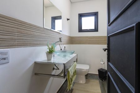 Casa à venda com 258m², 4 quartos e 6 vagas Casa à venda com 258m², 4 quartos e 6 vagasLavabo