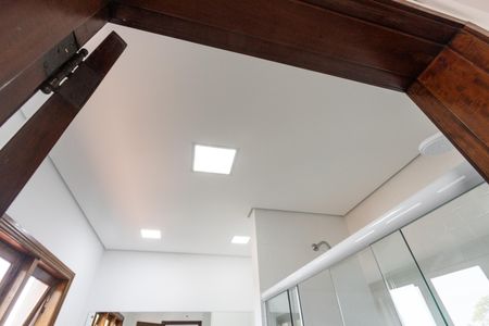 Casa à venda com 258m², 4 quartos e 6 vagas Casa à venda com 258m², 4 quartos e 6 vagasBanheiro da Suíte 3