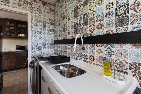 Casa à venda com 258m², 4 quartos e 6 vagas Casa à venda com 258m², 4 quartos e 6 vagasÁrea comum