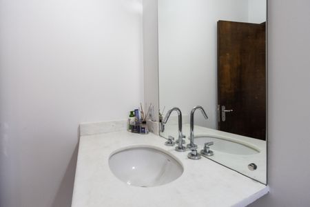 Casa à venda com 258m², 4 quartos e 6 vagas Casa à venda com 258m², 4 quartos e 6 vagasBanheiro da Suíte 1